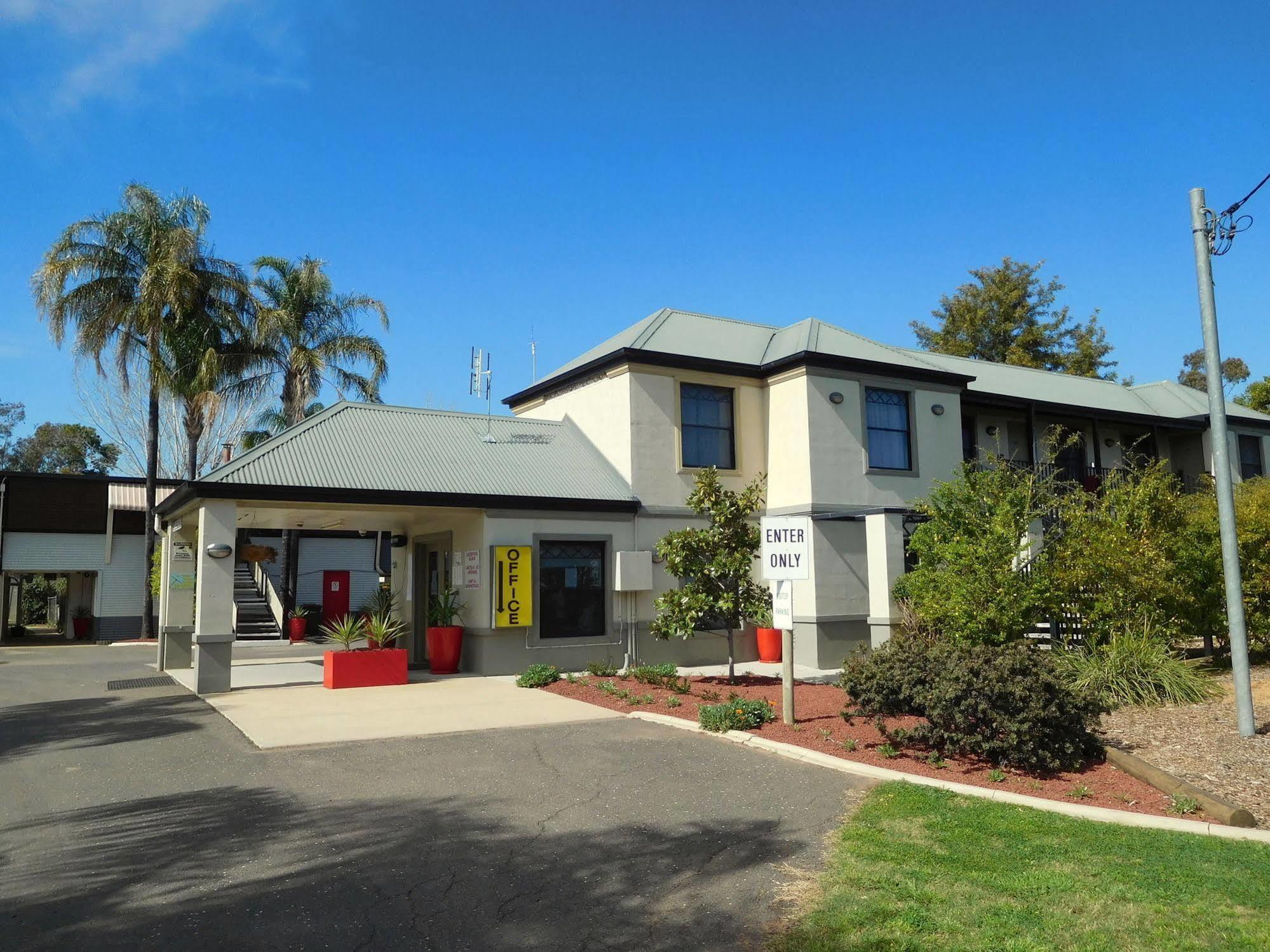 Narrabri Motel&Caravan Park Bagian luar foto