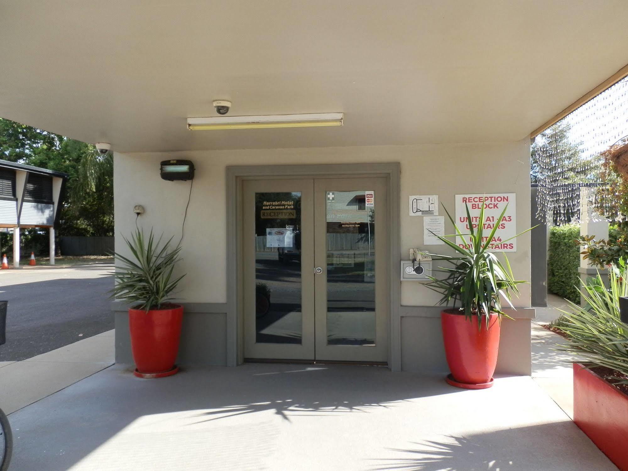 Narrabri Motel&Caravan Park Bagian luar foto