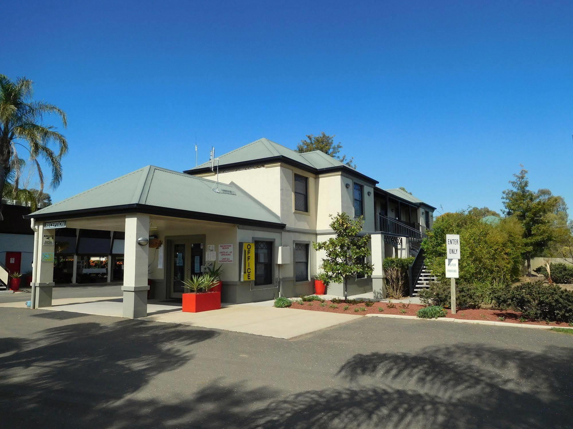 Narrabri Motel&Caravan Park Bagian luar foto
