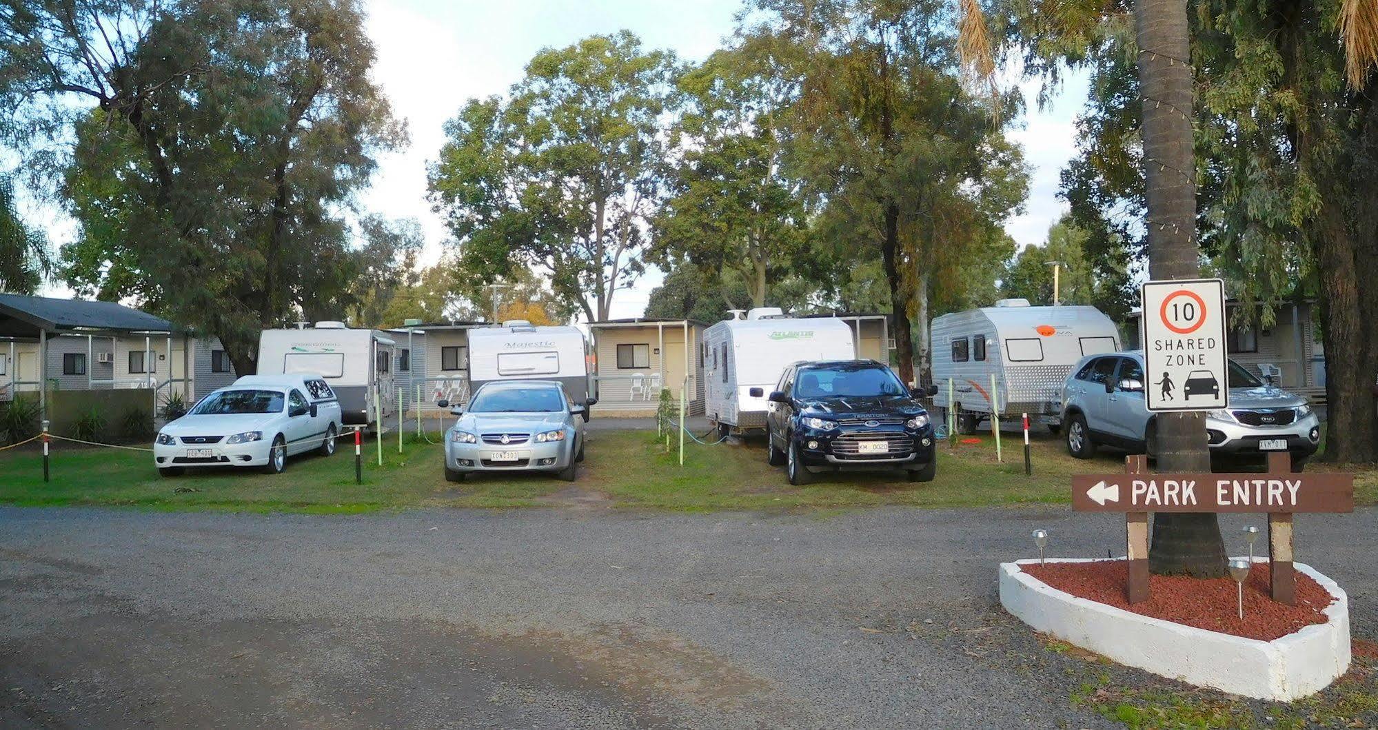 Narrabri Motel&Caravan Park Bagian luar foto